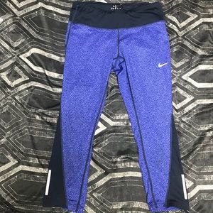Women's NIKE dry fit Capri leggings